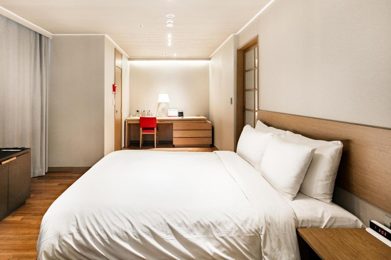 Ramada Hotel And Suites Seoul Namdaemun Kültér fotó