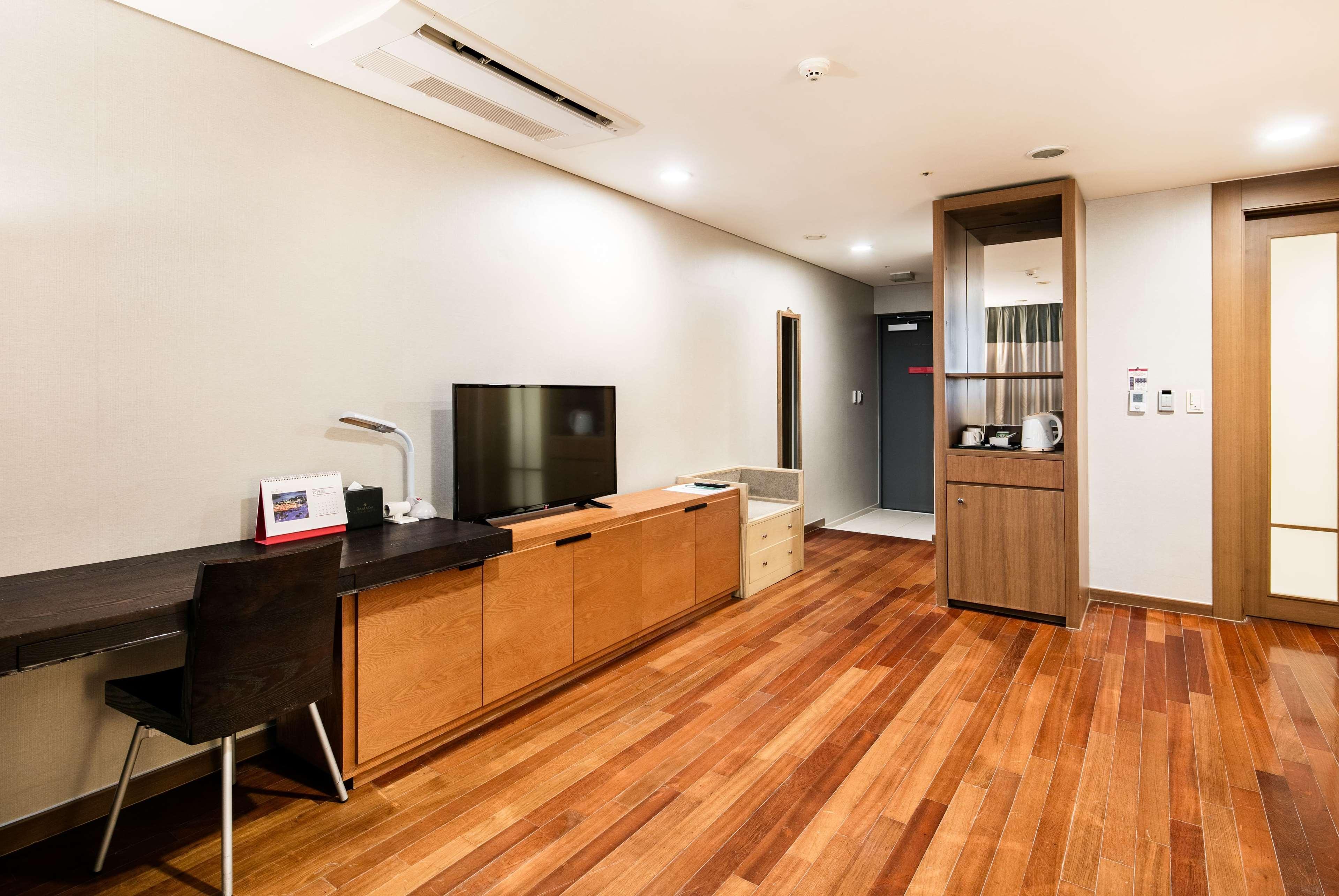 Ramada Hotel And Suites Seoul Namdaemun Kültér fotó