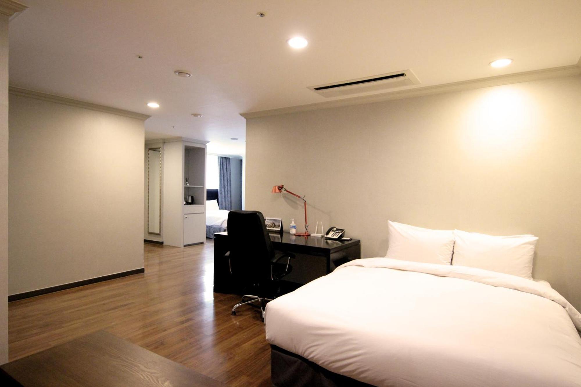 Ramada Hotel And Suites Seoul Namdaemun Kültér fotó